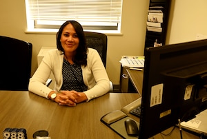 Rogers poses for photo