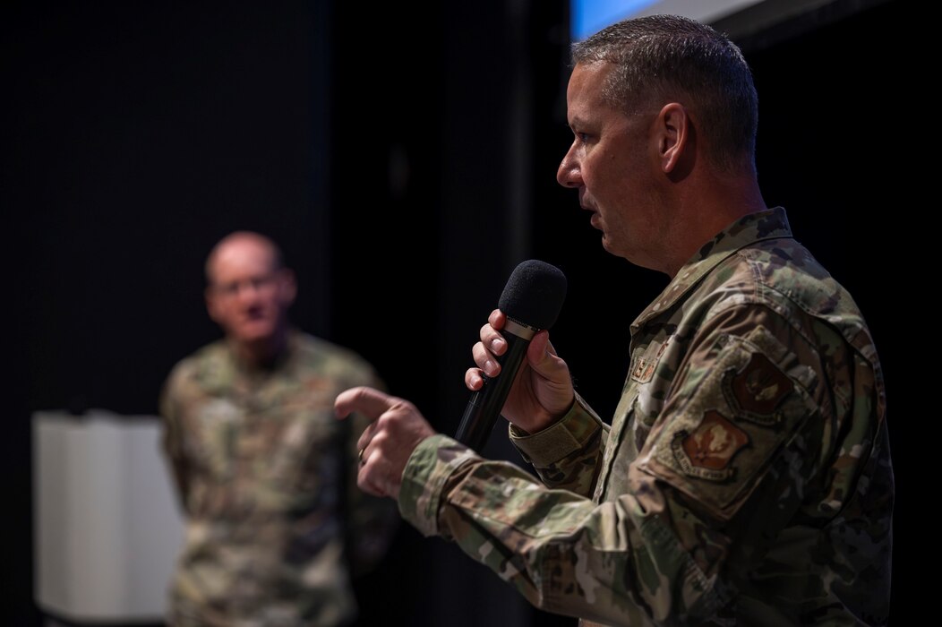 Chief gives speech in all call