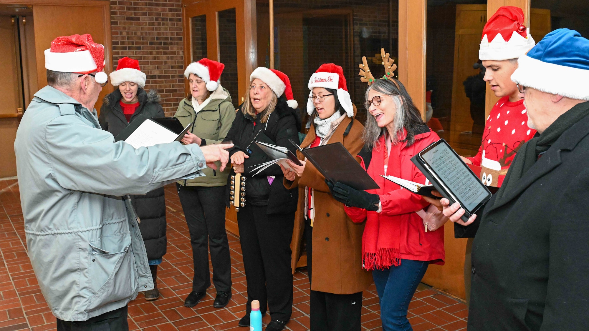 Service members serve