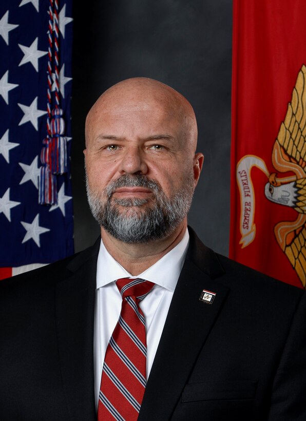 Bio photo of Mr. Robert L. Cross, SES, Deputy to the Commander for Systems Engineering and Acquisition Logistics