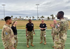 General speaks to airmen and guardians
