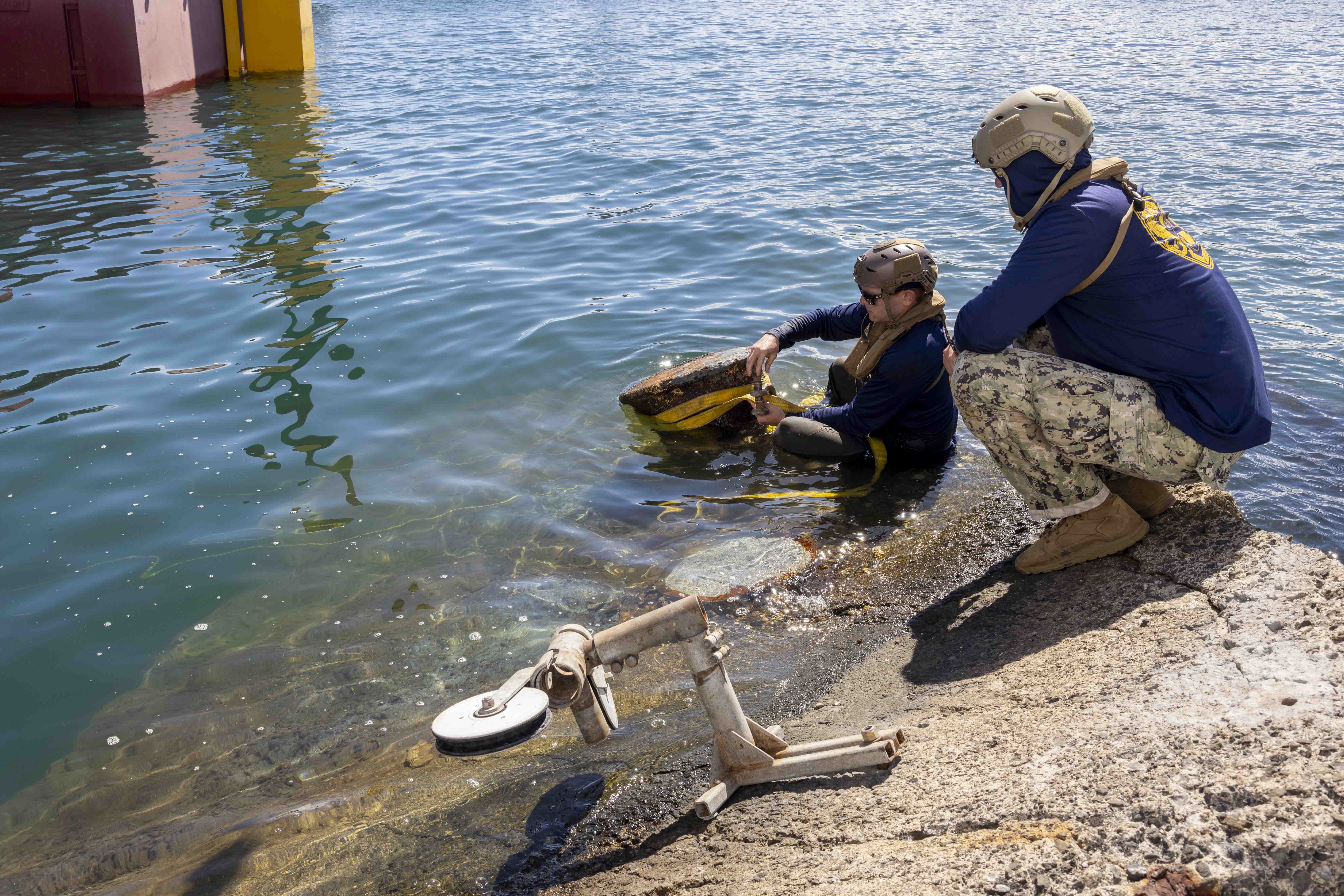 MEDIA RELEASE: U.S. Navy successfully removes USS Arizona platform