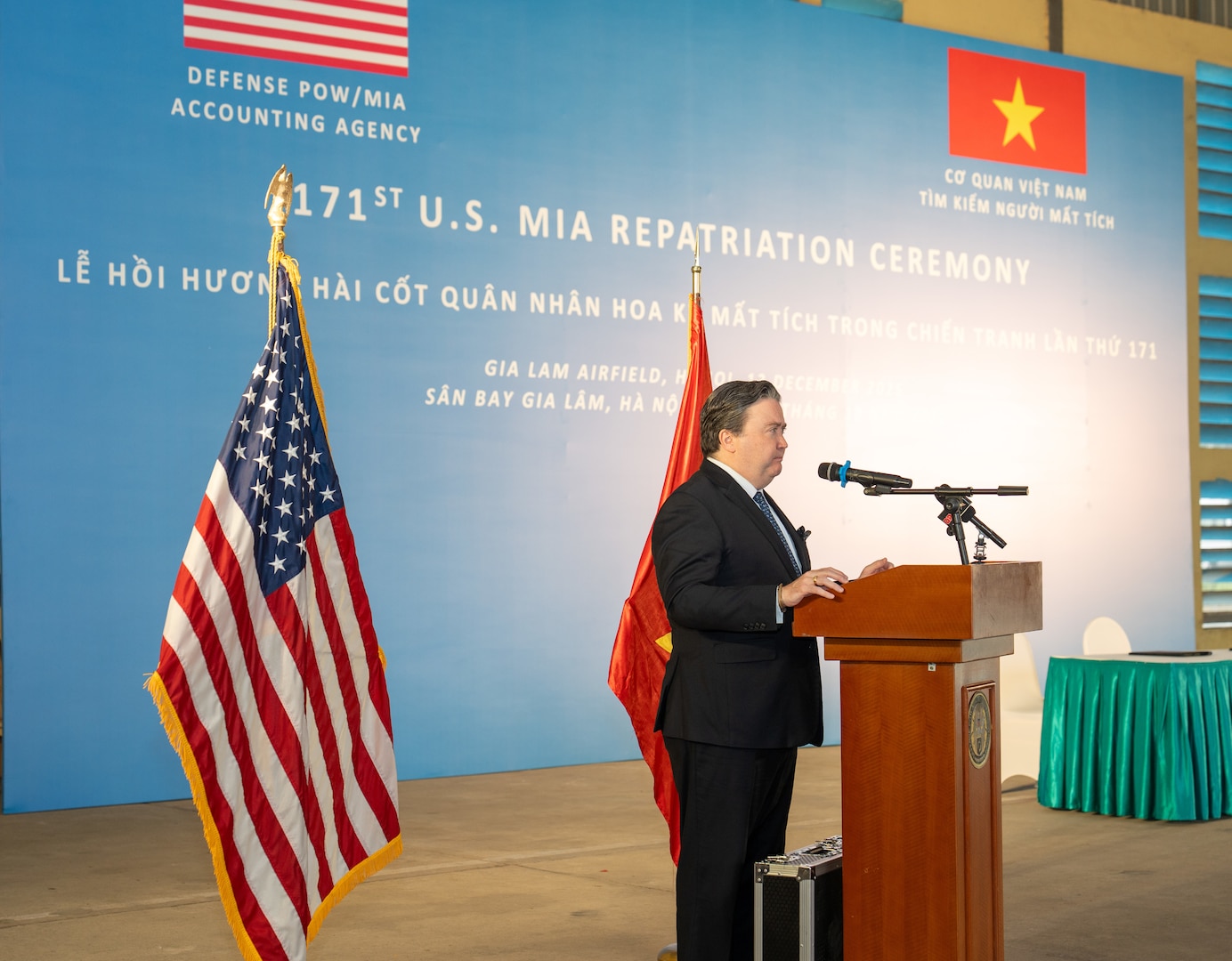 Marc Knapper, U.S. Ambassador to Vietnam, speaks during the 171st Repatriation Ceremony at the Gia Lam Airfield, Hanoi, Vietnam, on Dec. 13, 2025.