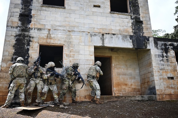 U.S. Army Soldiers, assigned to the 94th Army Air and Missile Defense Command (AAMDC), located at Joint Base Pearl Harbor – Hickam, participate in the unit’s Best Squad Competition, held at Bellows Air Force Station and Schofield Barracks, Hawaii, May 20, 2025.