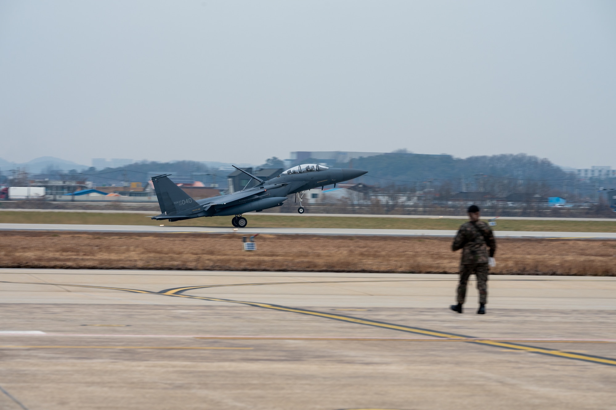 A Republic of Korea Air Force F-15 lands.