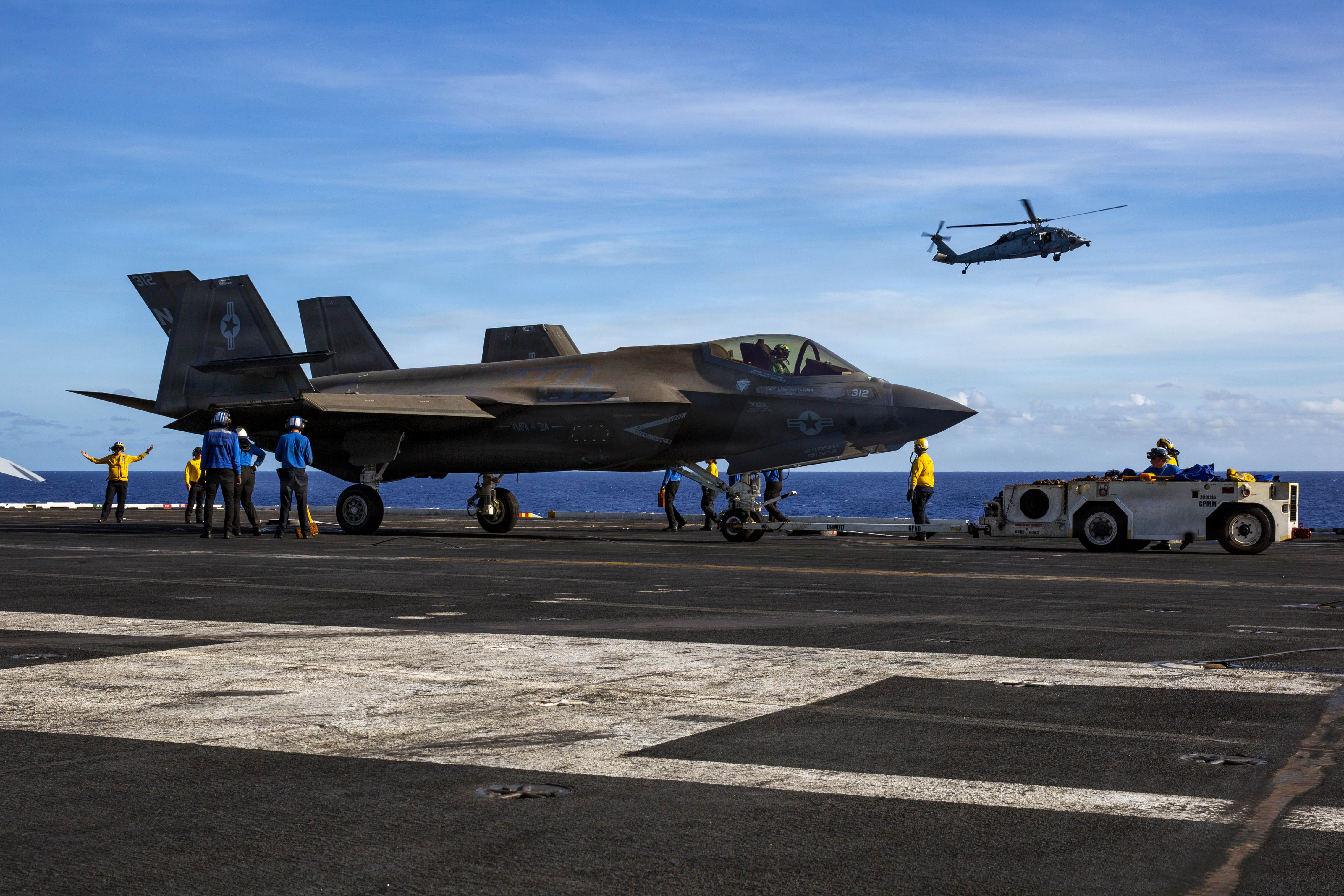 USS Abraham Lincoln conducts flight operations in Pacific Ocean