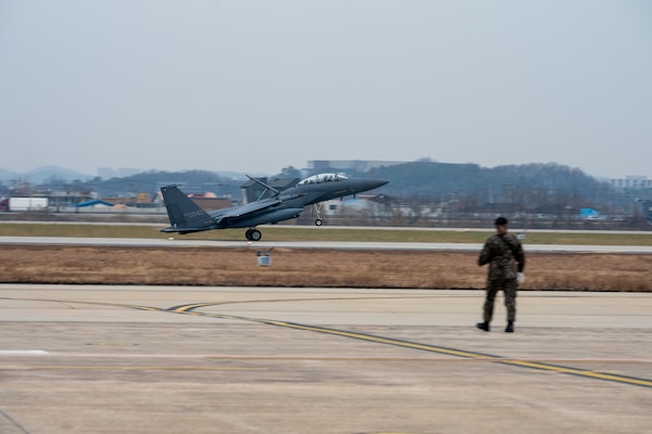 A Republic of Korea Air Force F-15 lands.