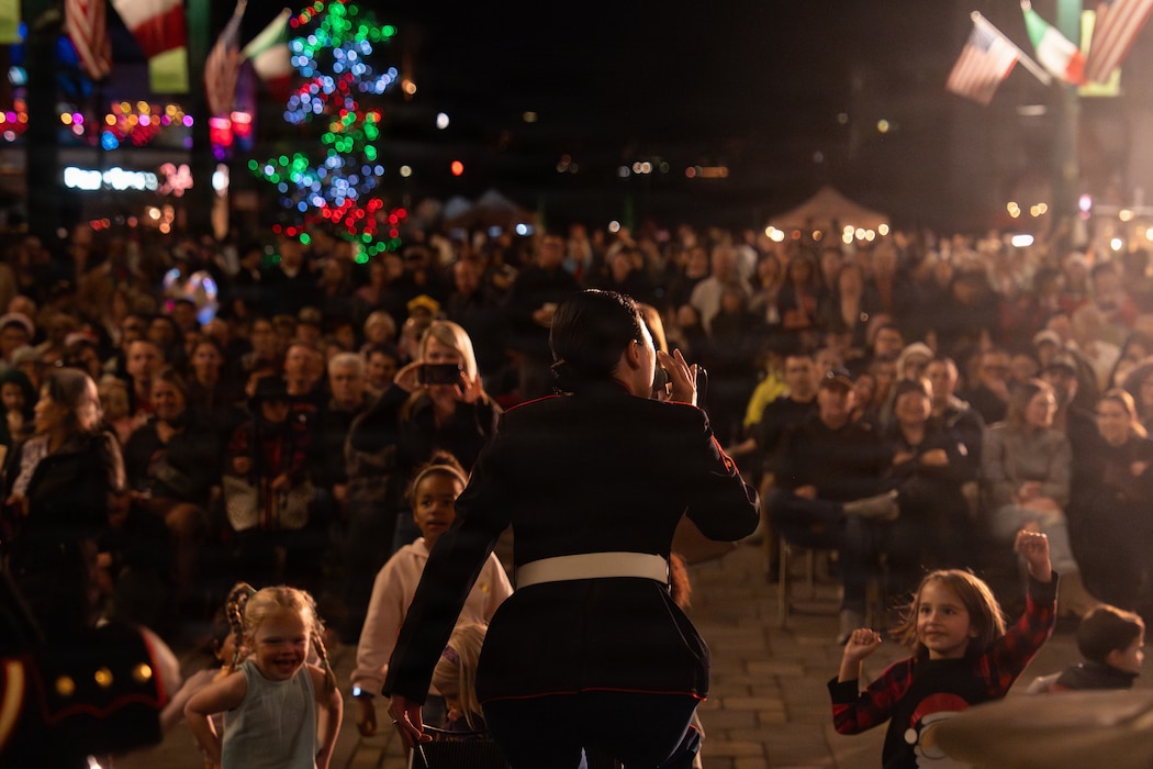 Marine Band San Diego performs at Little Italy’s tree lighting ceremony
