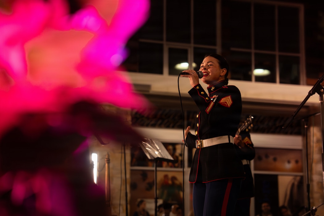 Marine Band San Diego performs at Little Italy’s tree lighting ceremony