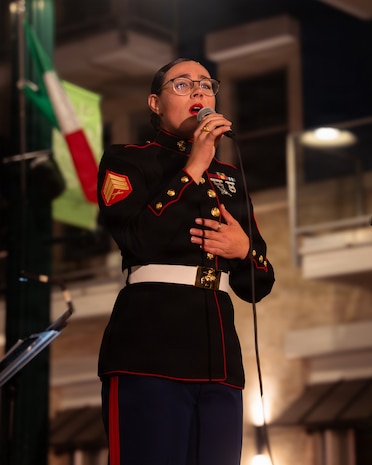 Marine Band San Diego performs at Little Italy’s tree lighting ceremony