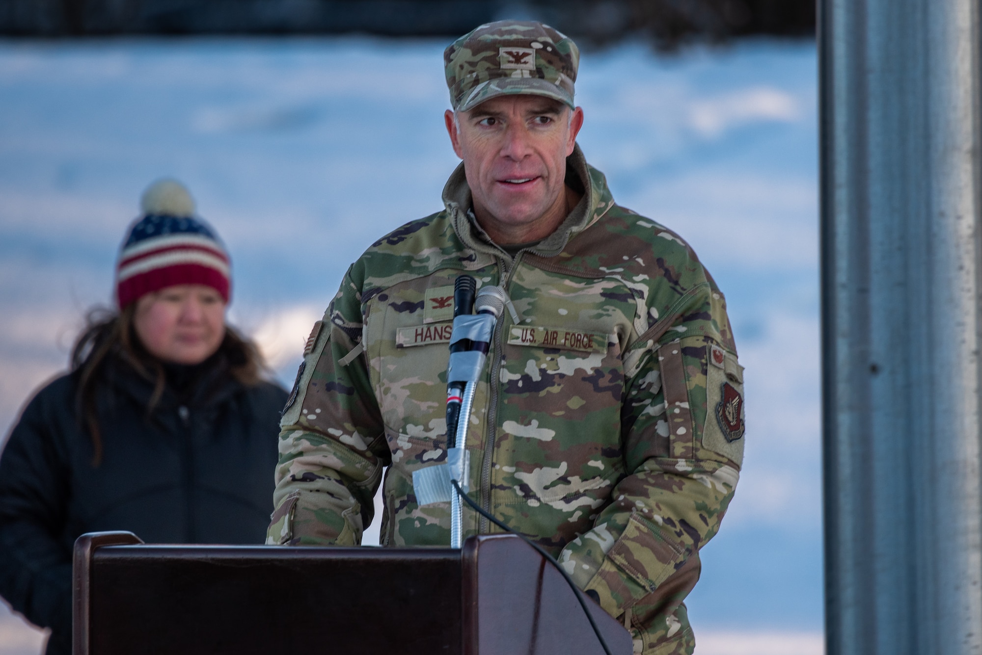 The ceremony opened with the presentation of wreaths honoring service members from every branch of the U.S. military. A member from each branch of service alongside a partner from the Alaska community carefully placed a wreath on display and rendered a salute in memory of their fallen brothers and sisters in arms. Following the presentation, approximately 400 volunteers including families, friends, service members and community members dispersed throughout the cemetery to place wreaths at gravesites, ensuring every hero was honored.