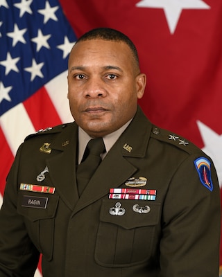 Command Photo of Maj. Gen Ragin