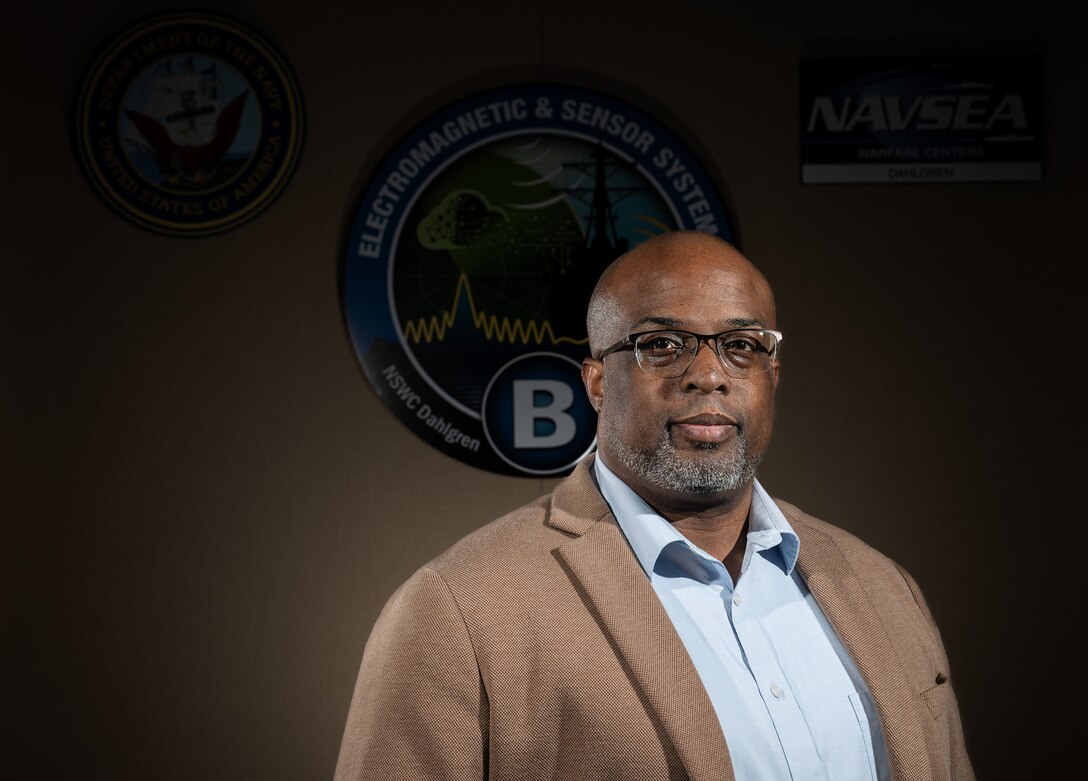 DAHLGREN, Va. – Rulx “Ro” Rosemond, a former U.S. Navy Aegis fire controlman and now a technical specialist and project lead for data links and sensors at Naval Surface Warfare Center Dahlgren Division, continues his lifelong mission of service by shaping how the Navy’s combat systems perform for the next generation. (Dave Ellis/NSWCDD Photo)