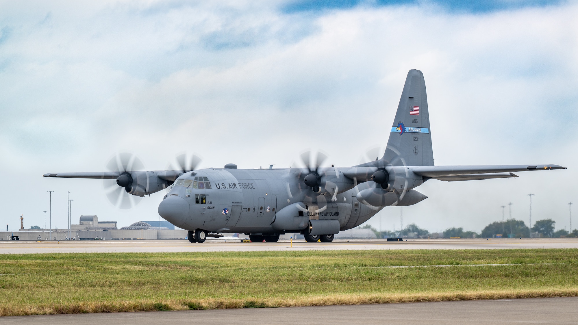 A historic C-130H Hercules lands at the Kentucky Air National Guard Base in Louisville, Ky., Sept. 22, 2025, ending the 33-year-old transport’s final flight. The plane, which has flown millions of miles around the world over the past three decades, initially was assigned to the Kentucky Air Guard’s 123rd Airlift Wing straight from the Lockheed-Martin factory in 1992 before being reassigned to the Delaware Air Guard in 2021, when the Louisville unit began transitioning to the new C-130J Super Hercules. Named after the famous thoroughbred racehorse “Man o’ War” during its time in Kentucky, tail number 11231 was the 2000th C-130 to roll off the assembly line. It will now be placed on static display for retirement at its original Kentucky home, complete with restored livery and its unique Man o’ War markings. (U.S. Air National Guard photo by Dale Greer)