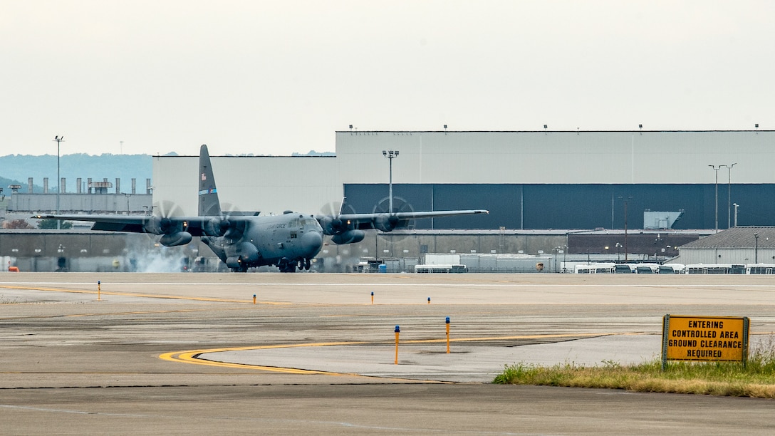 A historic C-130H Hercules lands at the Kentucky Air National Guard Base in Louisville, Ky., Sept. 22, 2025, ending the 33-year-old transport’s final flight. The plane, which has flown millions of miles around the world over the past three decades, initially was assigned to the Kentucky Air Guard’s 123rd Airlift Wing straight from the Lockheed-Martin factory in 1992 before being reassigned to the Delaware Air Guard in 2021, when the Louisville unit began transitioning to the new C-130J Super Hercules. Named after the famous thoroughbred racehorse “Man o’ War” during its time in Kentucky, tail number 1231 was the 2000th C-130 to roll off the assembly line. It will now be placed on static display for retirement at its original Kentucky home, complete with restored livery and its unique Man o’ War markings. (U.S. Air National Guard photo by Phil Speck)