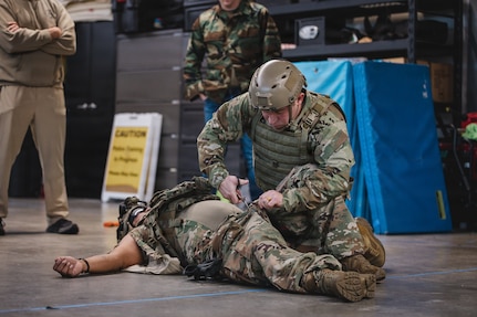 Instructors from the Washington National Guard's Western Regional Counterdrug Training Center conduct an enhanced tactical medicine course with the Ridgefield Police Department in Ridgefield, Wash., Dec. 11, 2025.