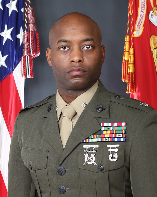 Command photo for Lt col Morris