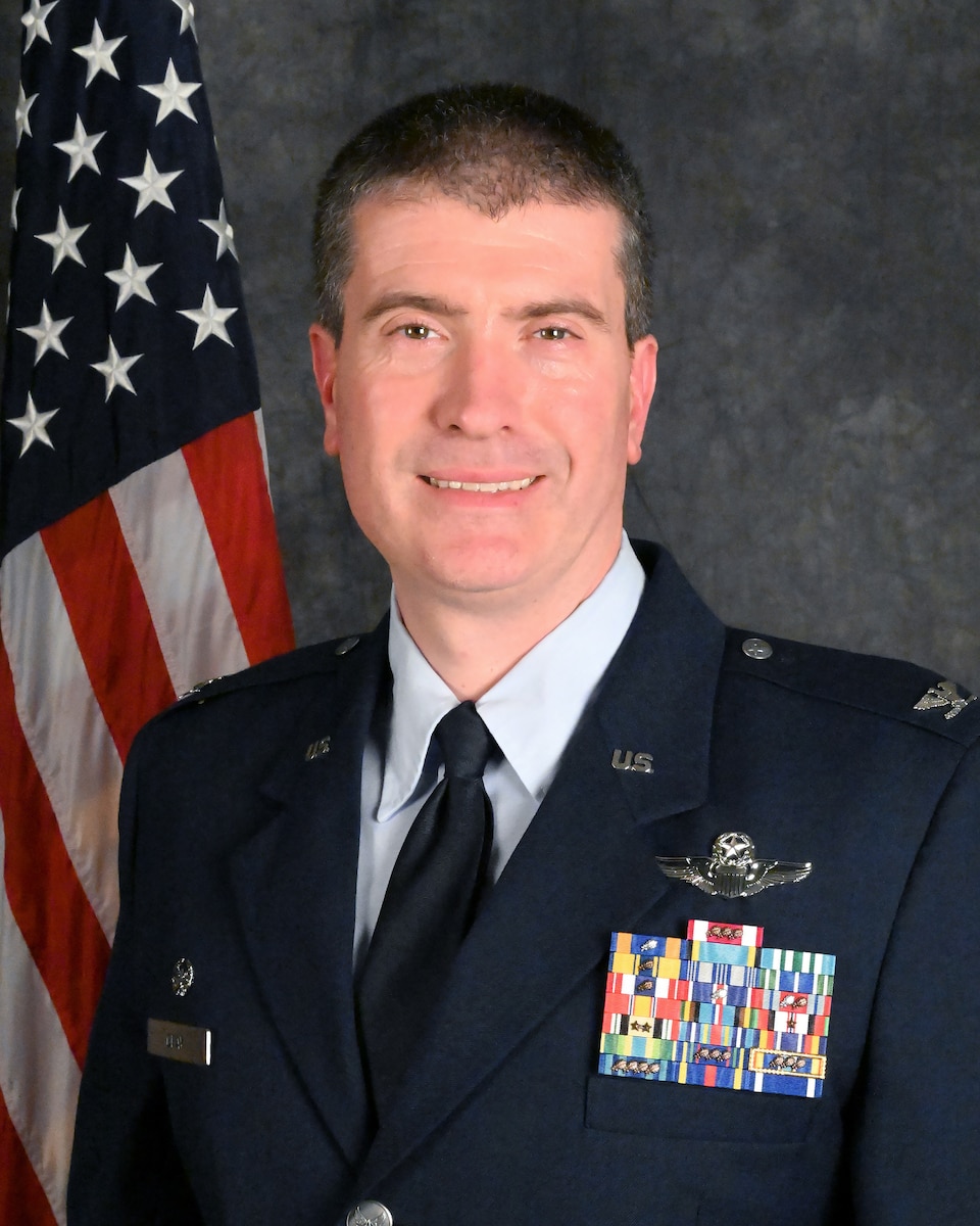 Official Photograph of Commander, 940th Air Refueling Wing Beale Air Force Base, CA. Colonel Andrew Gray.