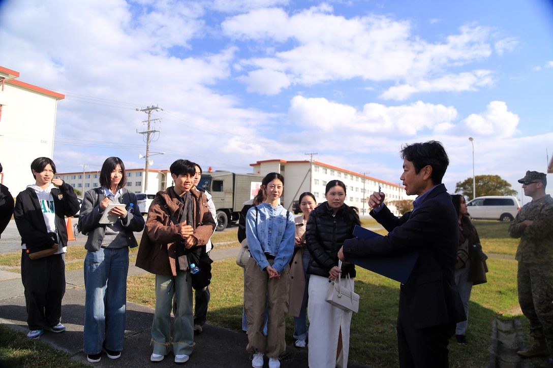 １月２９日、名城大学の学生たちが海兵隊キャンプ・ハンセンを訪問しました。