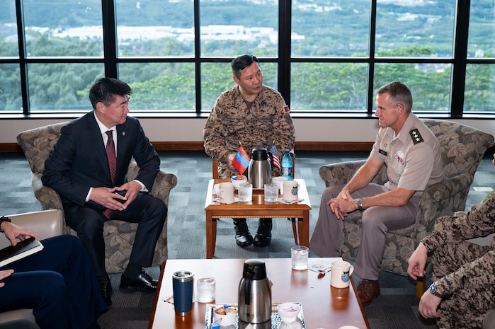U.S. Army Lt. Gen. Joshua M. Rudd, deputy commander of U.S. Indo-Pacific Command, meets with Mongolian Minister of Defense Sandag Byambatsogt at USINDOPACOM headquarters on Camp H.M. Smith in Hawaii, Feb. 4, 2025.
