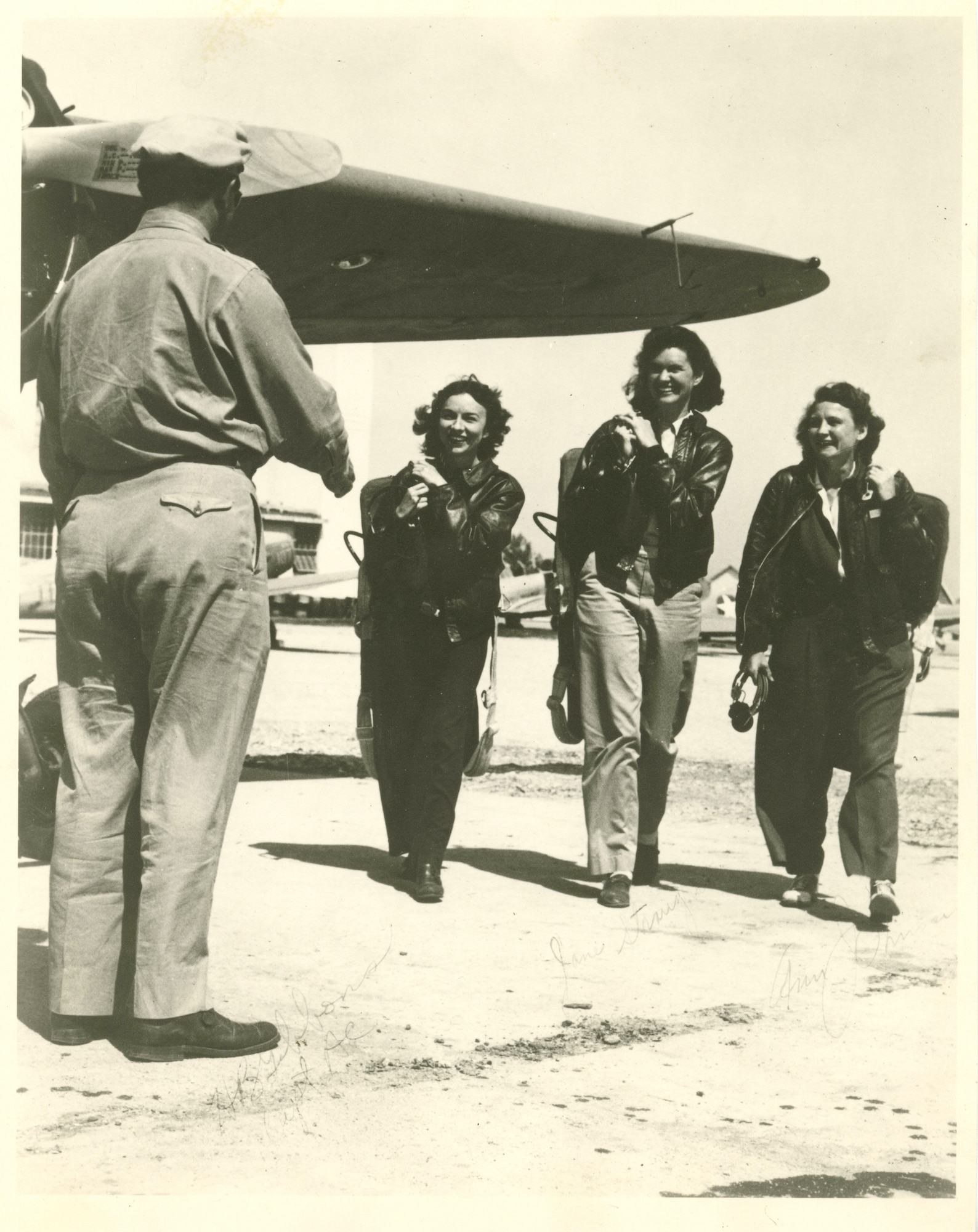 L to R: Ann Johnson, Jane Straughan, Mary Lou Colbert Neale, members of the very first class (43-W-1) who began training in Houston under the WFTD umbrella.