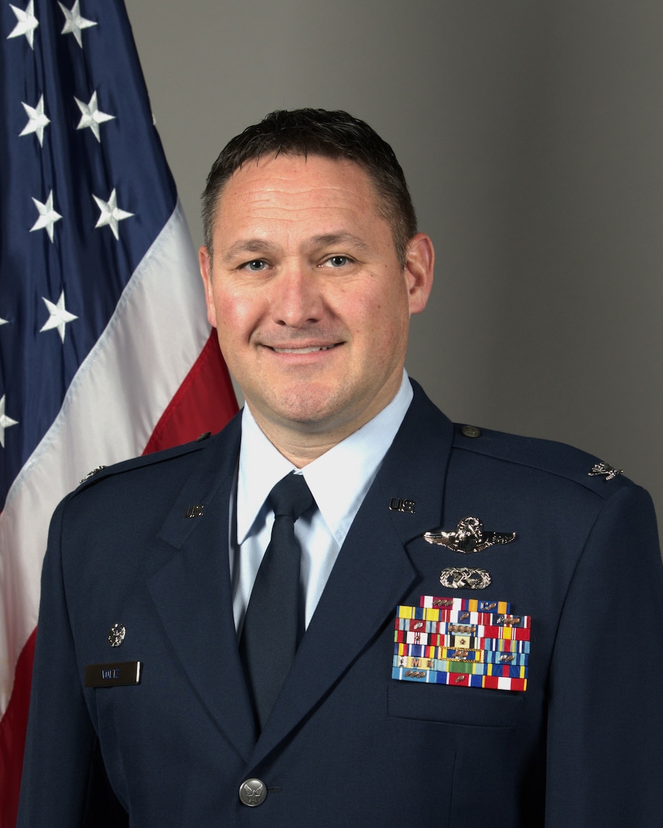 Official Portrait of Col. Curtis Voltz