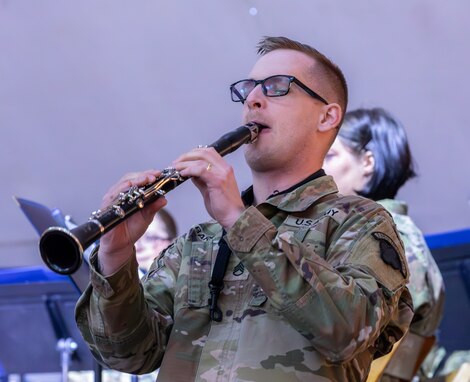 Zehnder’s Snowfest welcomes 338th Army Band and Spc. Bryan Clark