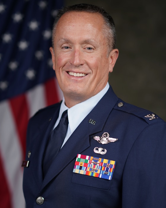 Col. Christopher Lutz official photo