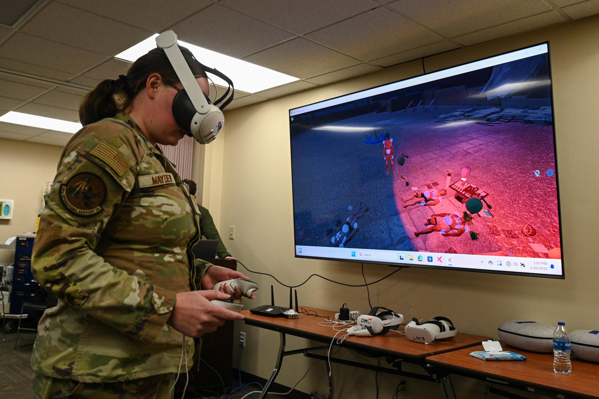 Airmen demo medical training using virtual reality