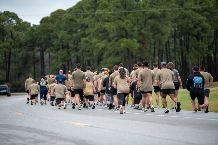 Airmen doing lunges