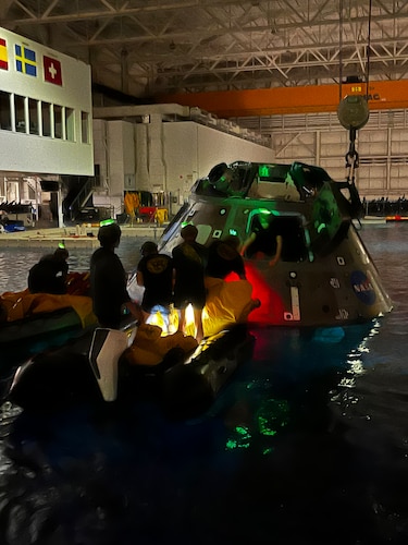 1AF DET 3 DIVERS TRAIN FOR ARTEMIS II ENSURING ASTRONAUT SAFETY THROUGH JOINT EFFORTS AND PARTNERSHIPS