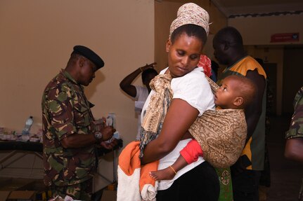 U.S., Kenya service members provide medical assistance at local hospital
