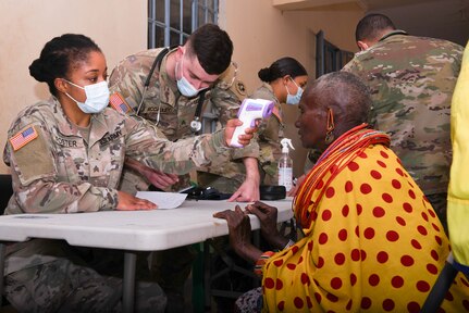 U.S., Kenya service members provide medical assistance at local hospital