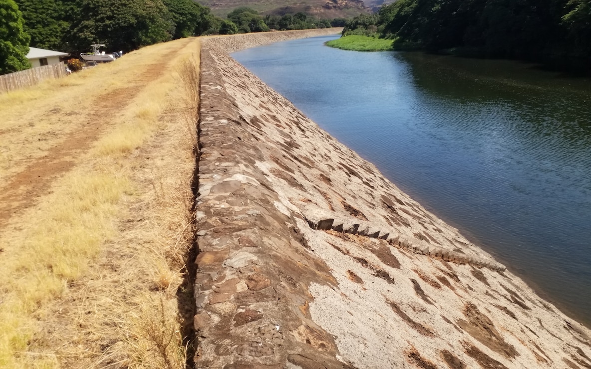 Waimea River Flood Control Project floodwall and levee at Alawai Road, Waimea, Island of Kaua'i, Hawai'i. Photo taken from right bank, facing upstream. (USACE, 2024)