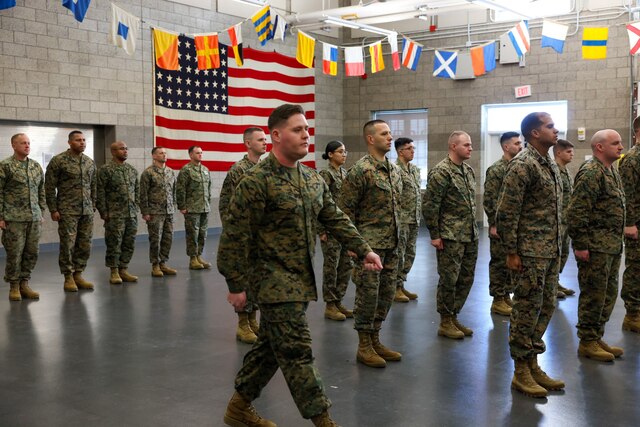 Marines and Airmen train together with a C-5 Super Galaxy