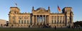 Reichstagsgebäude (Berlin) kurz vor herbstlichem Sonnenuntergan [Reichstag building (Berlin) shortly before autumn sunset]