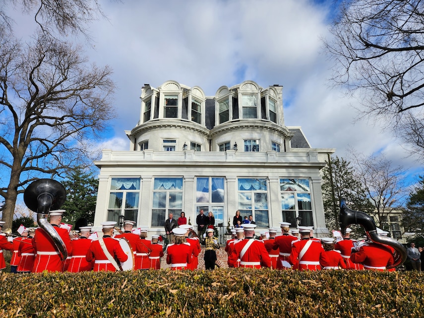 Commandant Surprised By Marine Band Serenade > United States Marine 