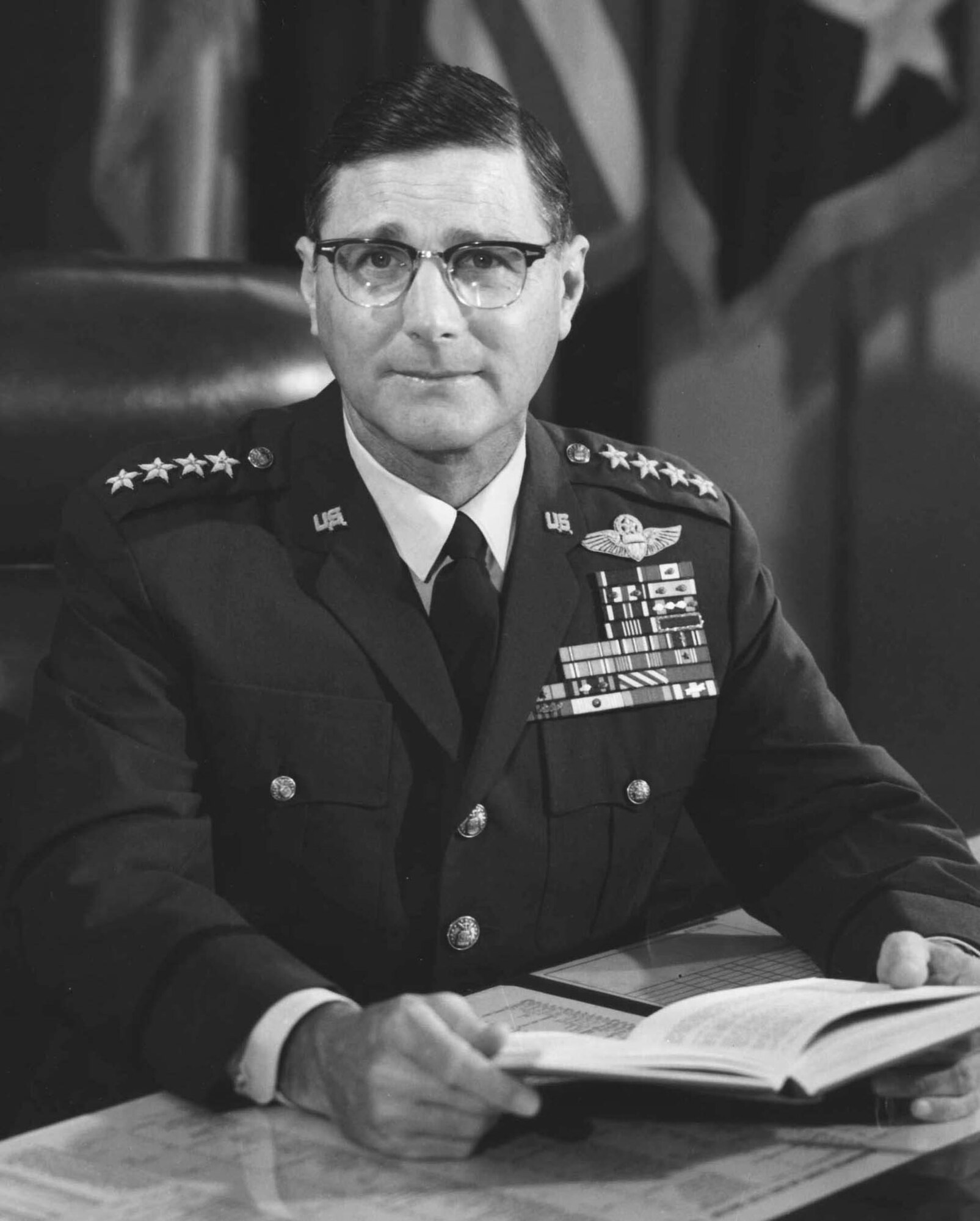 Official photo of U.S. Air Force General William Wallace Momyer.