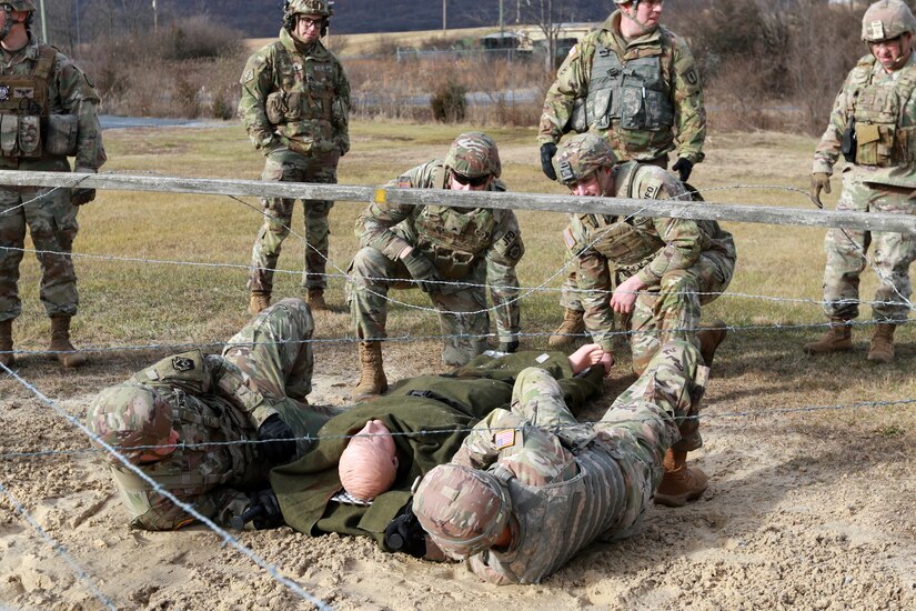 U.S. Army National Guard Soldiers with the 166th Regiment - Regional Training Institute completed a Combat Lifesaver course at Fort Indiantown Gap, Pa. Dec. 16-20, 2024. (U.S. Army National Guard photo by Sgt. 1st Class Shane Smith)