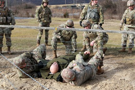U.S. Army National Guard Soldiers with the 166th Regiment - Regional Training Institute completed a Combat Lifesaver course at Fort Indiantown Gap, Pa. Dec. 16-20, 2024. (U.S. Army National Guard photo by Sgt. 1st Class Shane Smith)