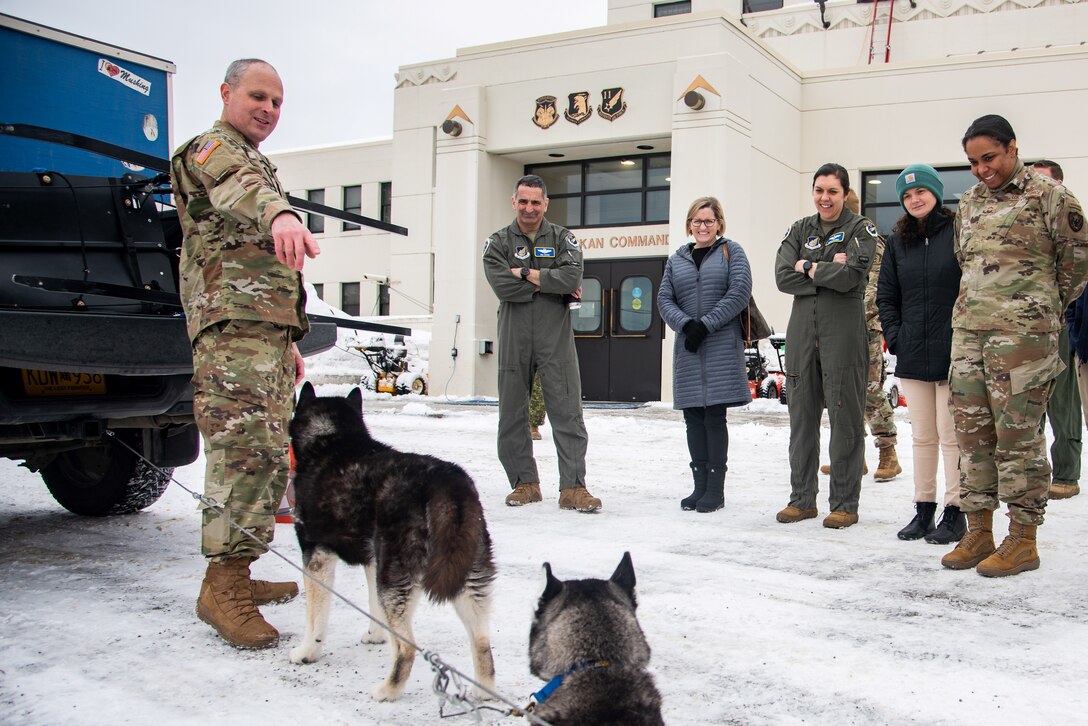 Alaska National Guard strengthens cooperation with Alaskan Command