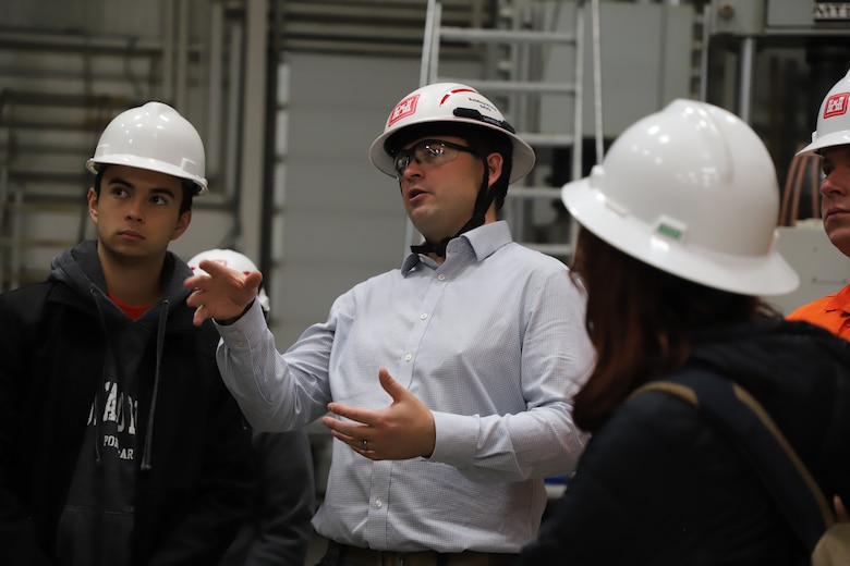 ERDC-CERL's Pete Stynoski explaining seismic test results to research engineers