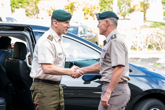 Lt. Gen. Joshua M. Rudd, deputy commander of U.S. Indo-Pacific Command, greets Lithuanian Chief of Defence Gen. Raimundas Vaikšnoras at USINDOPACOM headquarters on Camp H.M. Smith in Hawaii, Jan. 7, 2025.