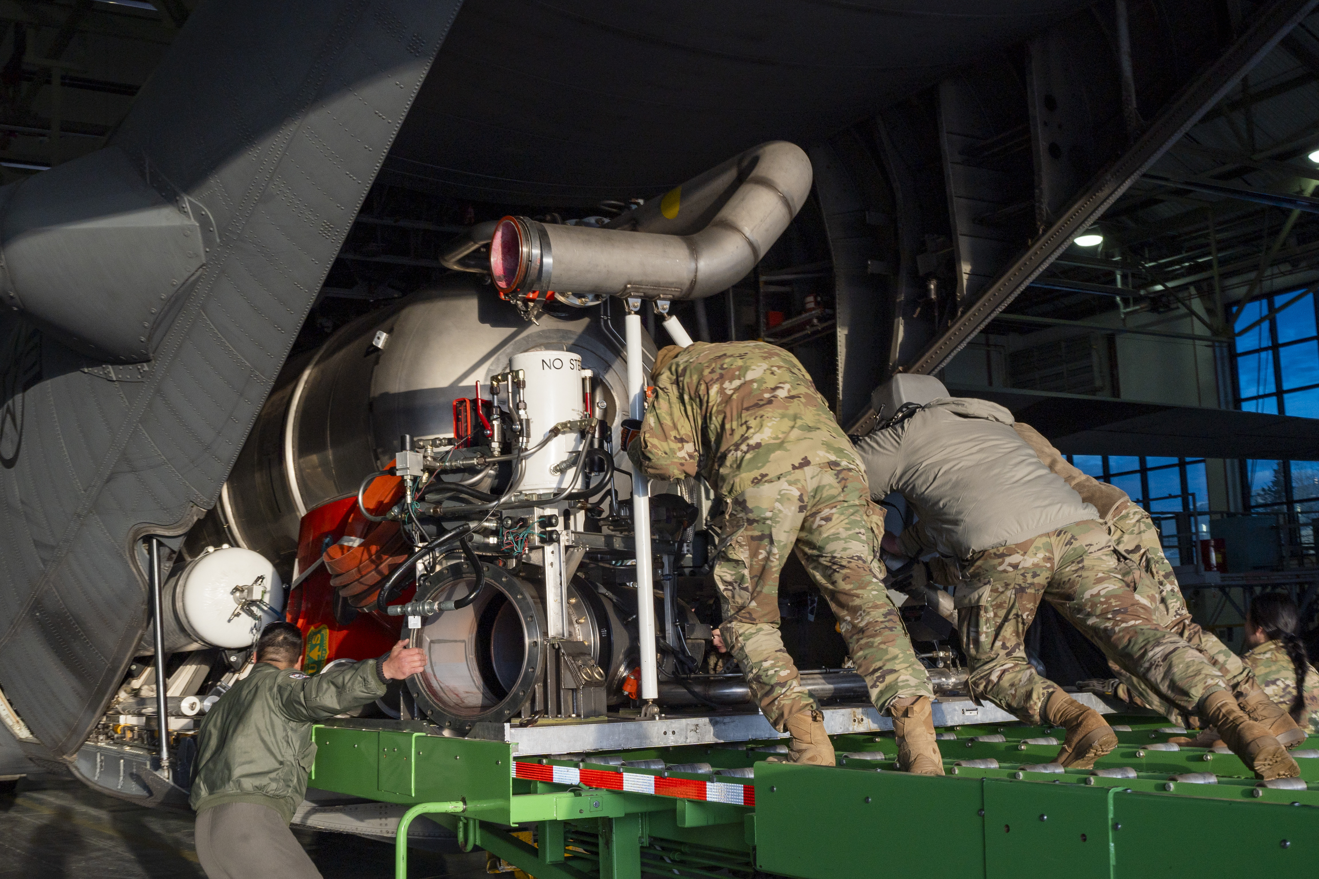 Wyoming, Nevada Guard Aircrews Assist California Firefighters