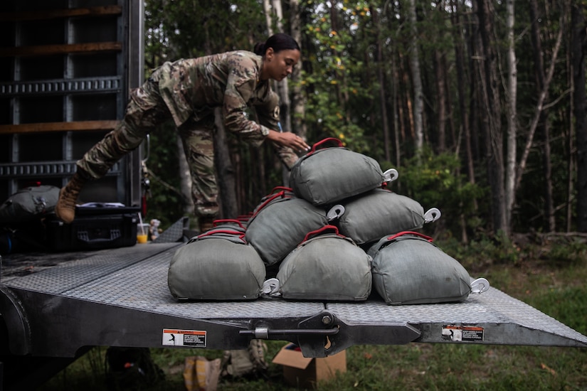 Army Reserve paratroopers participate in airborne training