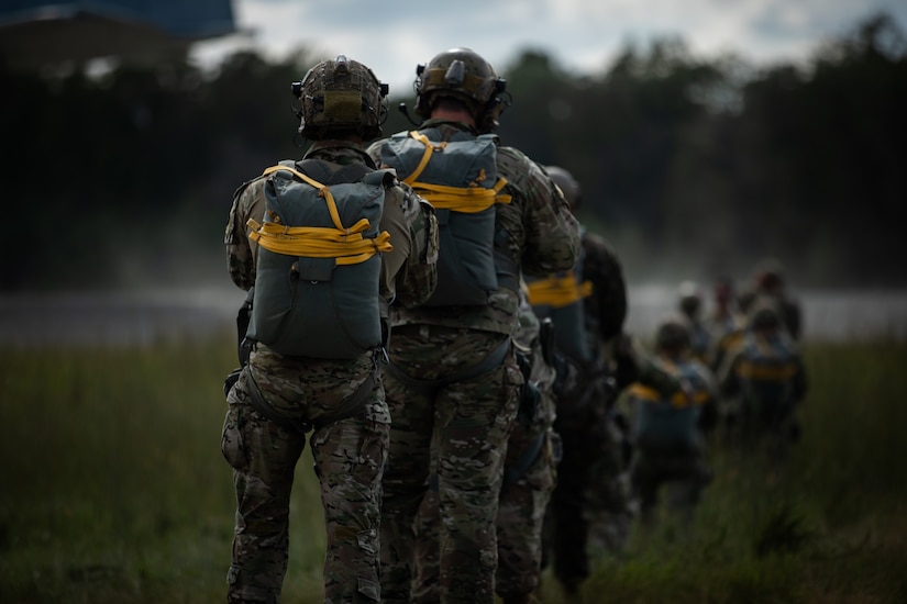 Army Reserve paratroopers participate in airborne training