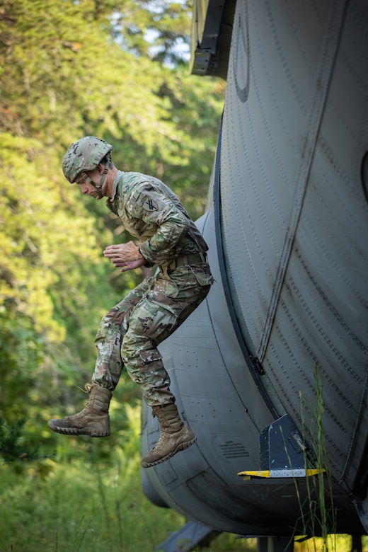 Army Reserve paratroopers participate in airborne training