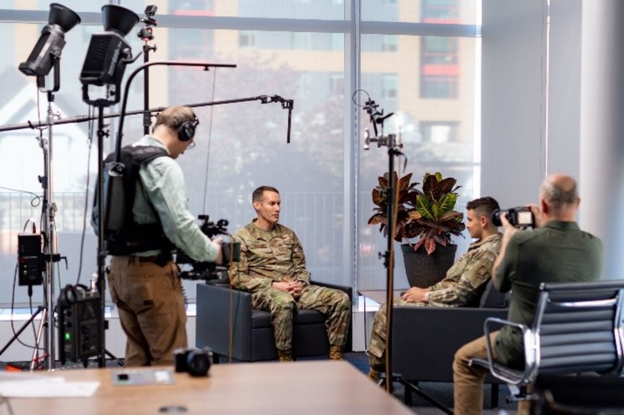Brig. Gen. Stephen Snelson sits down for an interview with an Air Force Reserve Officer Training Corps cadet at Syracuse University. Snelson, who is the Commander, U.S. Air Force Expeditionary Center, Joint Base McGuire-Dix-Lakehurst, N.J.