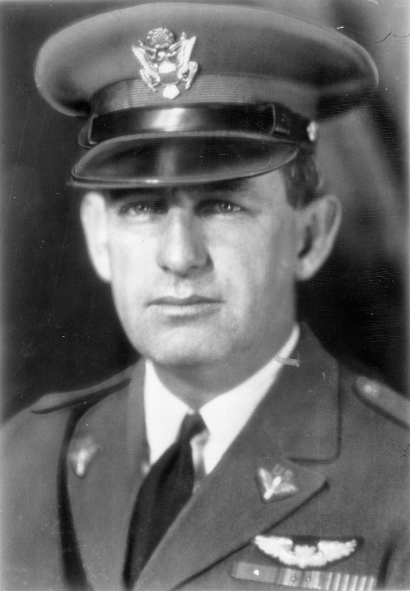 The official portrait of Maj. Gen. Ryan