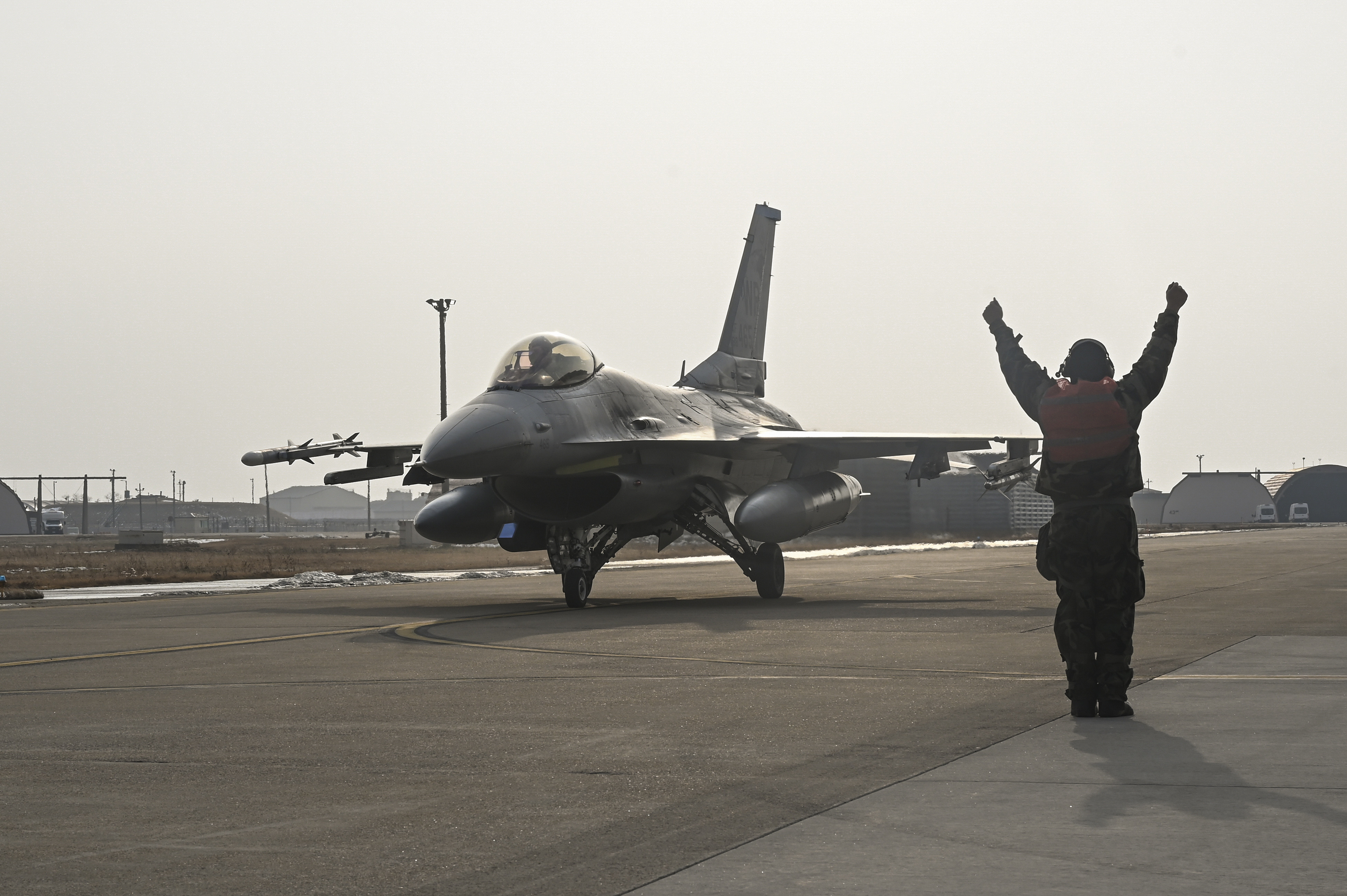 Wolf Pack conducts first Integrated Combat Turn JASSM load